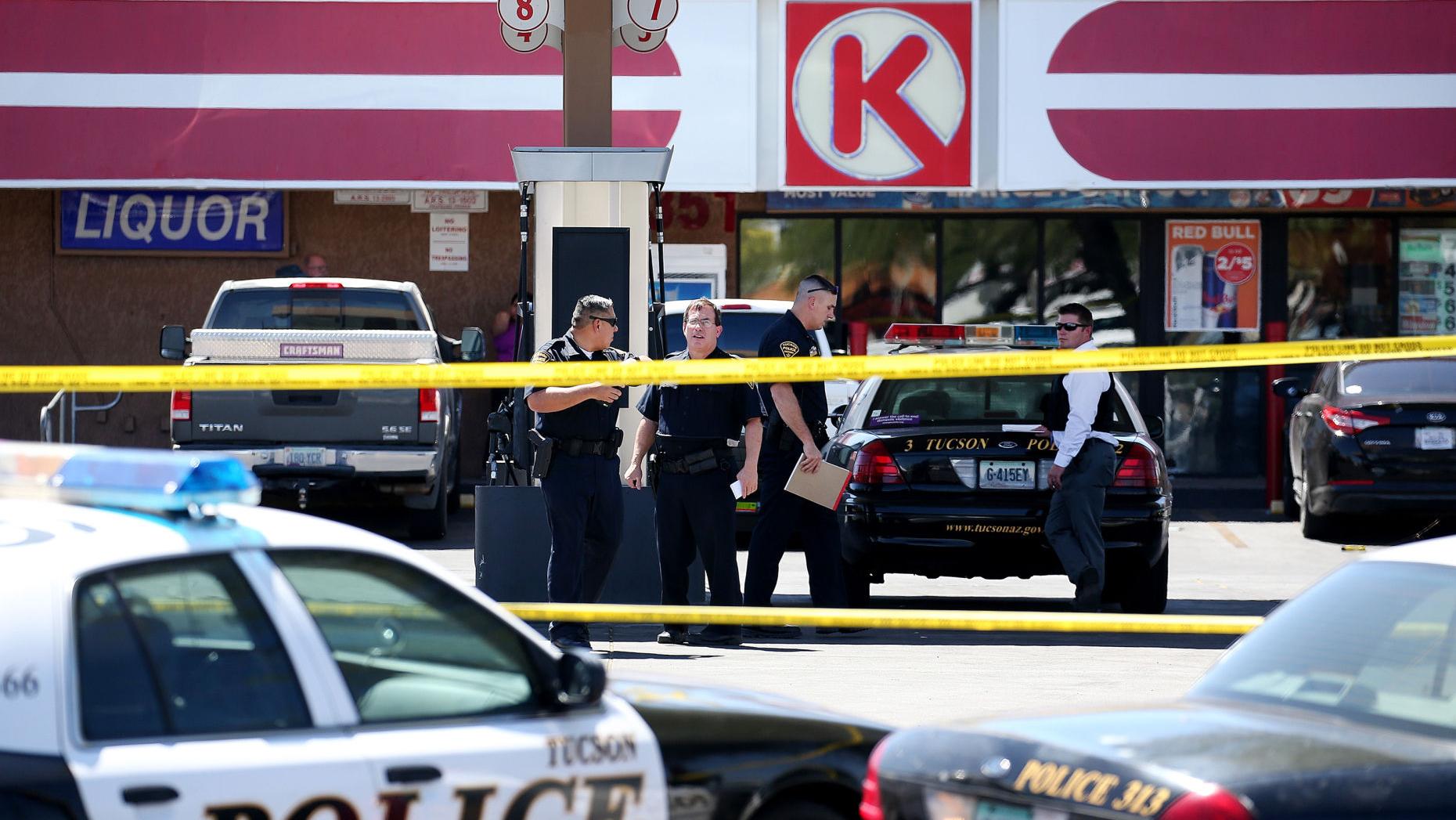 Man threatening to stab people shot and killed by police in midtown Tucson